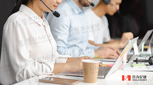使用呼叫中心云平台，提升企业效率与客户体验